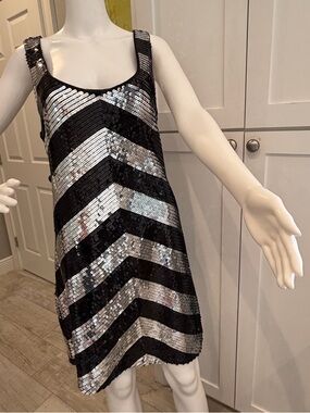 INC International Concepts Size Large Black Silver chevron dress Scoop Neck
